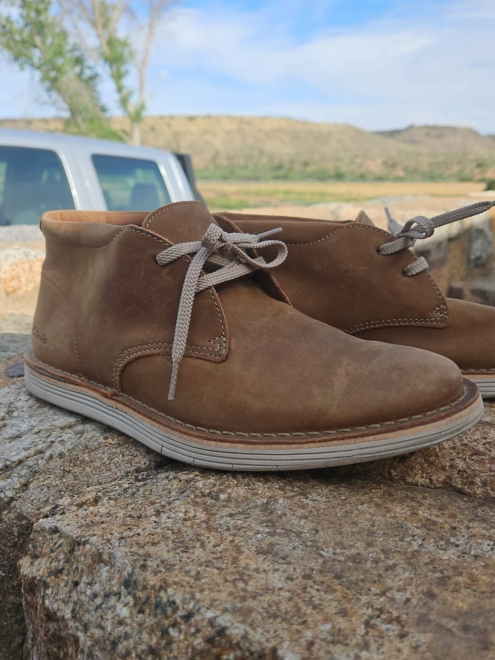 CLARKS Men's Brown Chukka Boots - Casual Leather Lace-Up